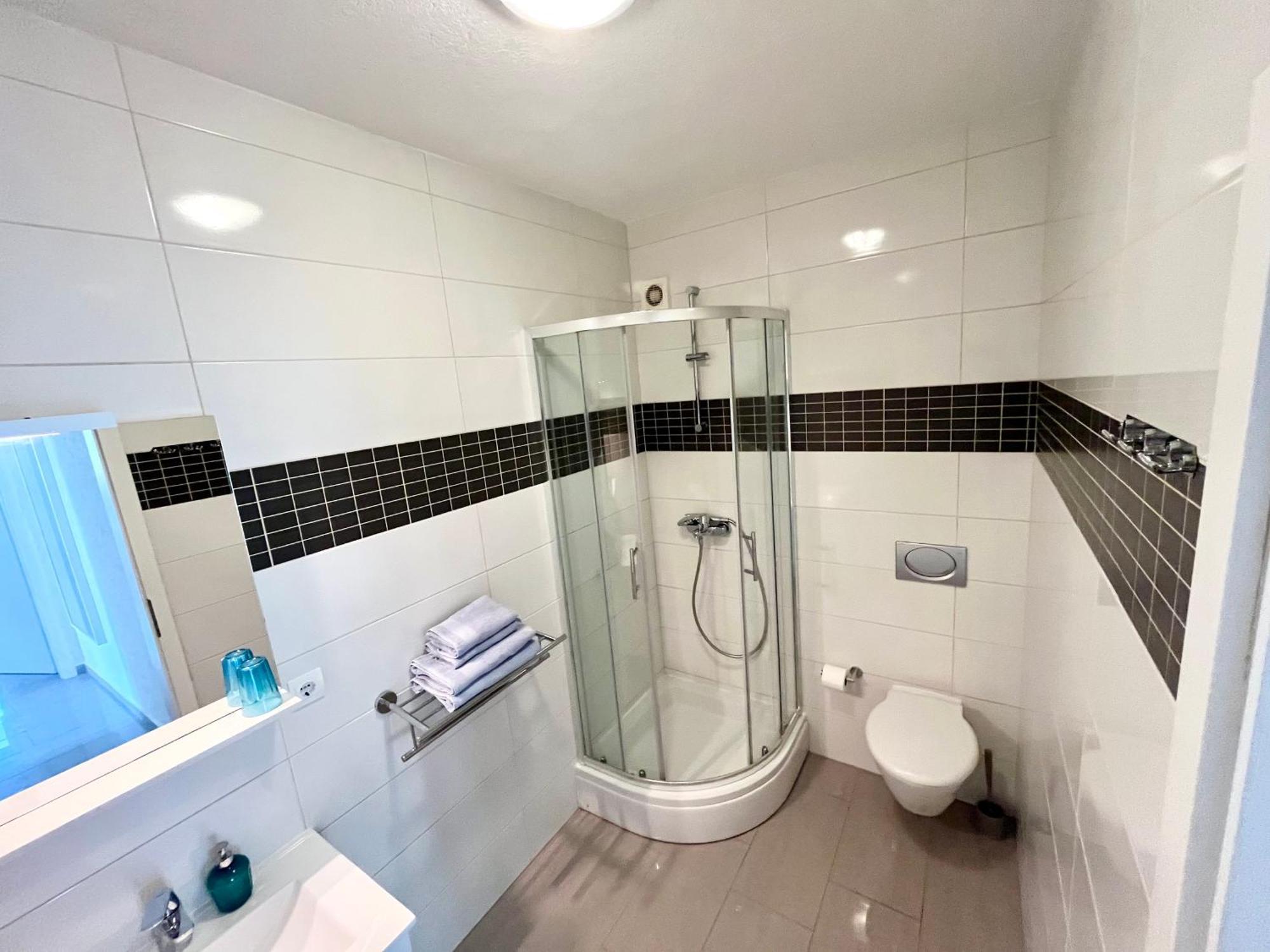 Paradise Apartments - Robinson Getaway Gdinj المظهر الخارجي الصورة