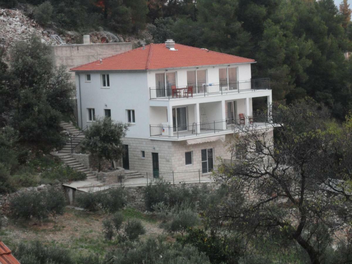 Paradise Apartments - Robinson Getaway Gdinj المظهر الخارجي الصورة